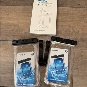 NWT Waterproof Phone Bags - Black